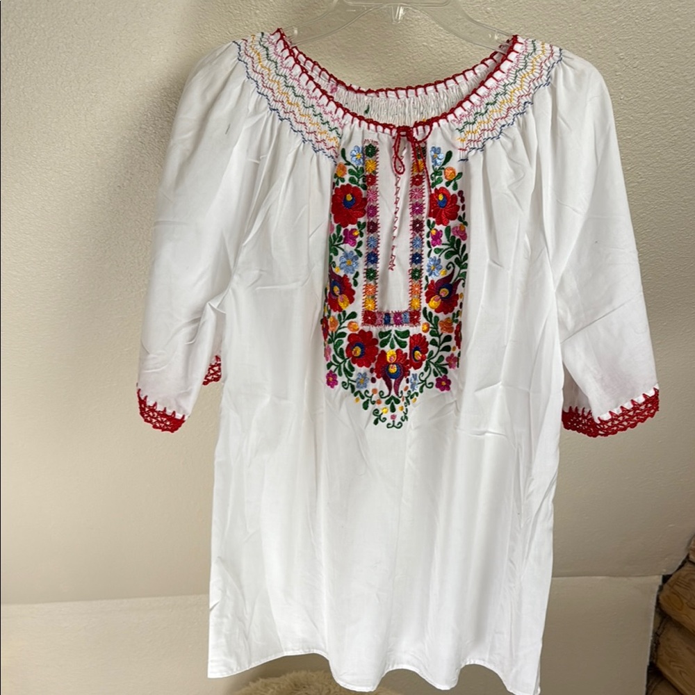 MEXICANA Floral Embroidered White Blouse